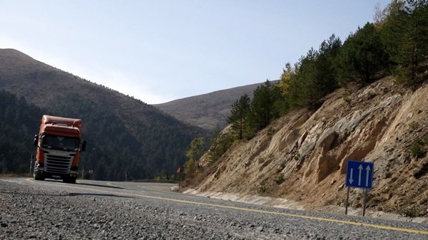 Avrupa'nın en uzunu olacak Zigana Tüneli'nin yüzde 76’sı tamamlandı 7