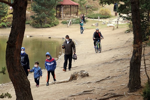 Limni Gölü'ne ziyaretçi akını 10
