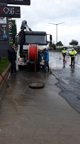 Trabzon'da yağmur mesaisi 7
