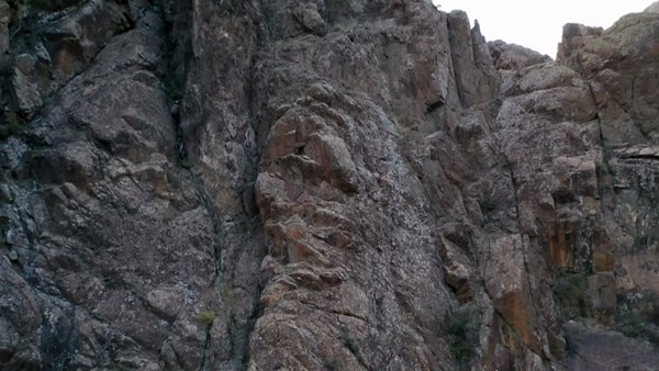 Keçilerin zirveye yolculuğu havadan görüntülendi. 2