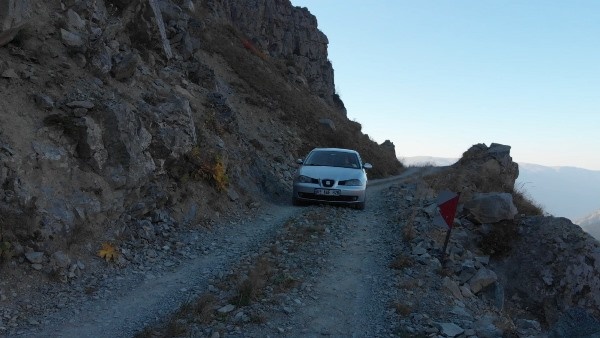 'Dünyanın en tehlikeli yolu’ndan geçmek cesaret istiyor. 2