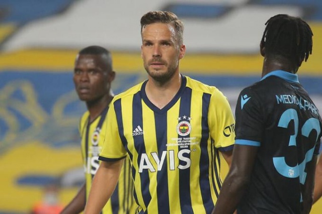 Novak bir darbe daha yedi 4