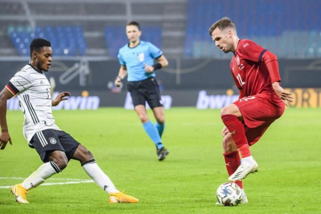 Novak bir darbe daha yedi 5