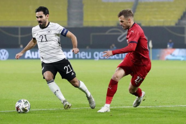 Novak bir darbe daha yedi 6