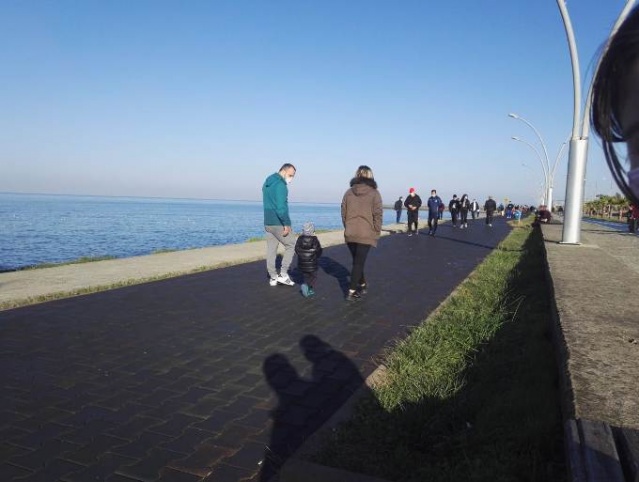 Trabzon'da güneşi gören sahile koştu 16