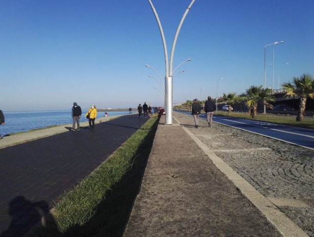 Trabzon'da güneşi gören sahile koştu 10