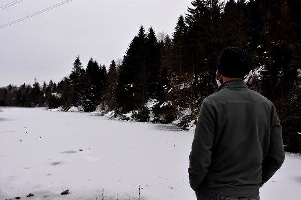 Trabzon'da doğa harikası Balıklıgöl buz tuttu 10