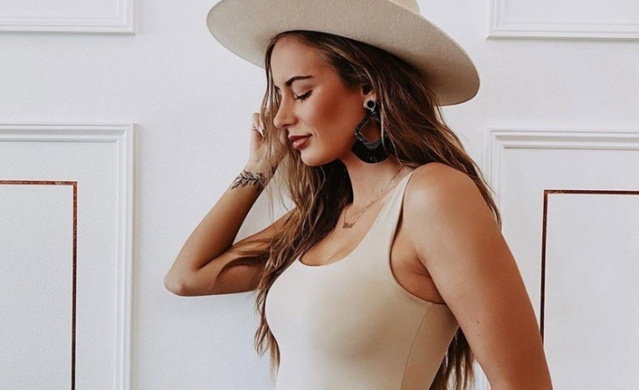 Instagram fenomeni Alexis Sharkey yol kenarında çırılçıplak halde ölü bulundu! 1