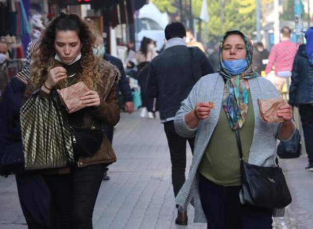 Koronavirüs üfürüğü! 136 kişiyi yaktı 5