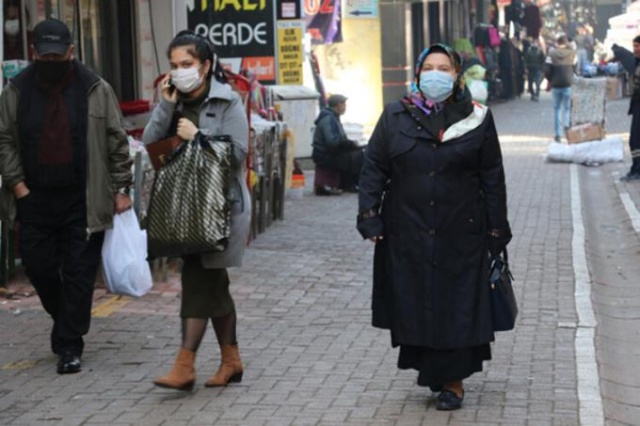 Koronavirüs üfürüğü! 136 kişiyi yaktı 8