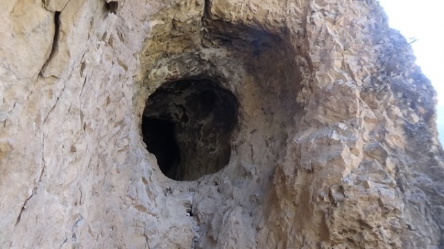 Defineciler durmuyor! Her yeri kazdılar 7