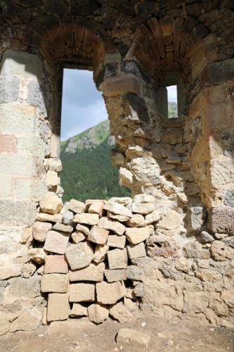 Defineciler durmuyor! Her yeri kazdılar 6