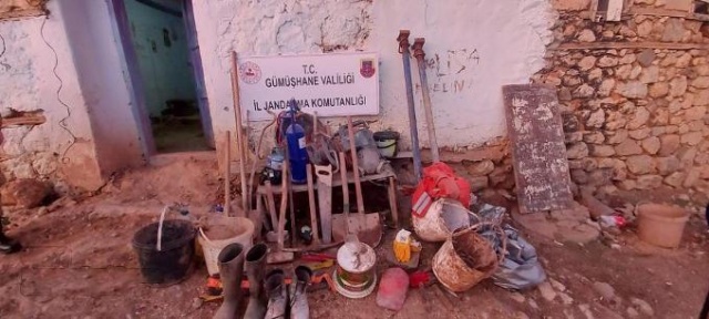 Defineciler durmuyor! Her yeri kazdılar 2