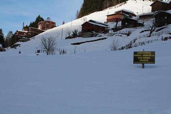 Karla kaplı Ayder Yaylası, kısıtlamada sessiz 12