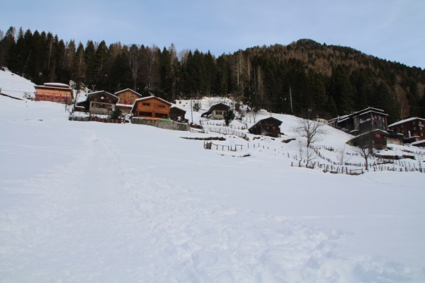 Karla kaplı Ayder Yaylası, kısıtlamada sessiz 10