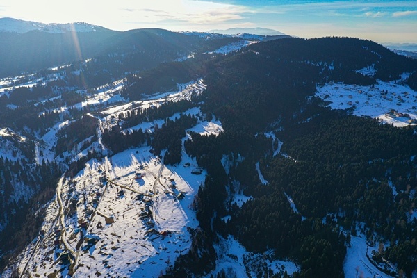 Bulutlara komşu Hıdırnebi Yaylası beyaz örtüsüyle şölen sunuyor 5
