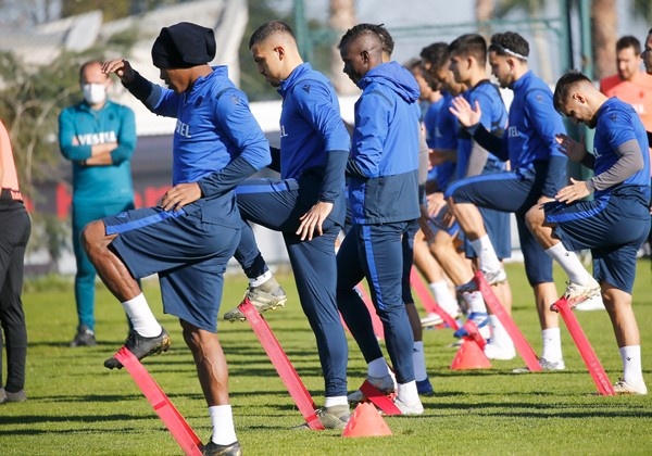 Trabzonspor Karagümrük'e hazırlanıyor! Abdülkadir Ömür... 17