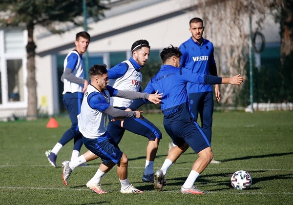 Trabzonspor Karagümrük'e hazırlanıyor! Abdülkadir Ömür... 15