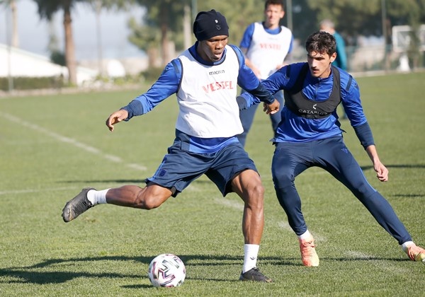 Trabzonspor Karagümrük'e hazırlanıyor! Abdülkadir Ömür... 16