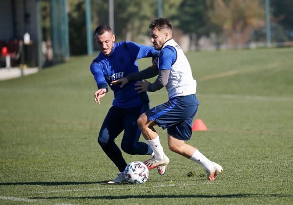 Trabzonspor Karagümrük'e hazırlanıyor! Abdülkadir Ömür... 4