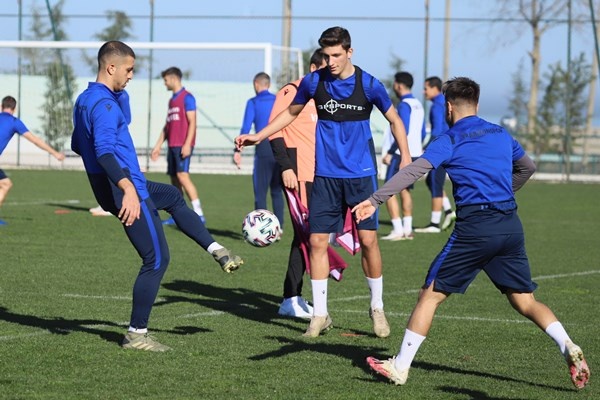 Trabzonspor Karagümrük'e hazırlanıyor! Abdülkadir Ömür... 25