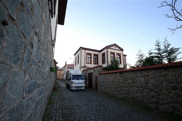 Turistlerin gözdesi "Ortamahalle" yenilenen yüzüyle hizmet verecek 4