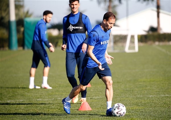 Trabzonspor ligin 16.haftasında oynayacağı F.Karagümrük maçına hazırlanıyor. 6