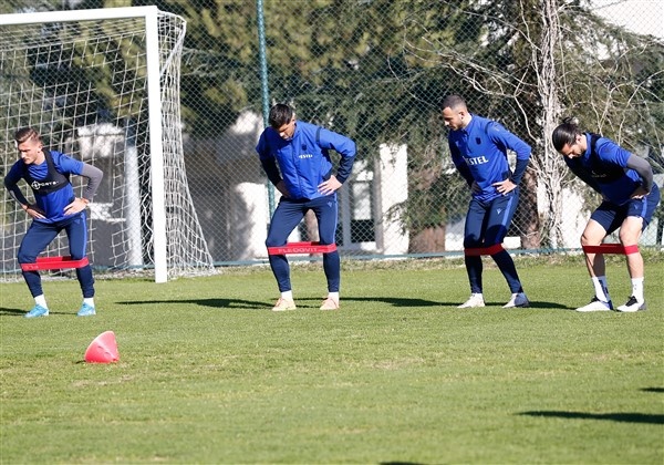 Trabzonspor ligin 16.haftasında oynayacağı F.Karagümrük maçına hazırlanıyor. 16
