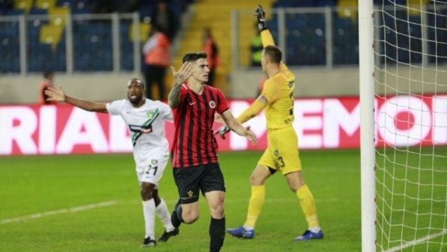 Trabzonspor'un yeni transferi Berat Özdemir kimdir? 8