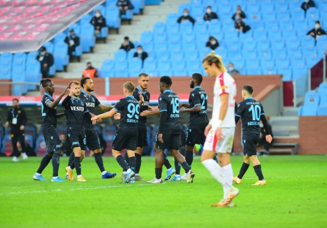 Spor yazarları Trabzonspor'un Göztepe galibiyetini değerlendirdi 8