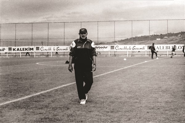 Trabzonspor 181. sayısını efsane isme ayırdı: Bu Dünyadan bir Özkan Sümer geçti 15