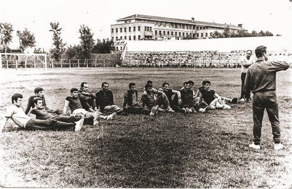 Trabzonspor 181. sayısını efsane isme ayırdı: Bu Dünyadan bir Özkan Sümer geçti 21