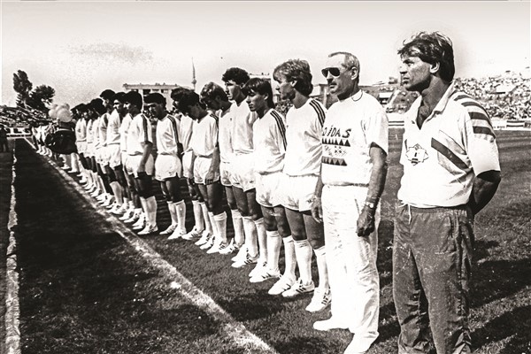 Trabzonspor 181. sayısını efsane isme ayırdı: Bu Dünyadan bir Özkan Sümer geçti 28