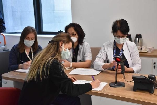 Aşı olanlar yan etkilerle karşılaştığında ne yapacak? 8