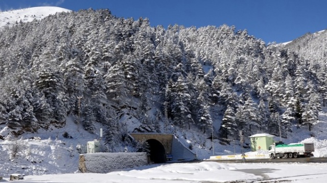 Zigana beyaza büründü, seyirlik manzaralar oluştu. 15 Ocak 2021 4