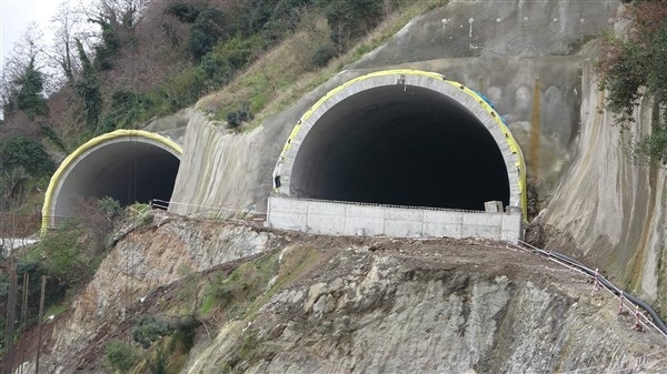 Türkiye'nin en maliyetli yolunun Trabzon'da 2. etabı sürüyor 5