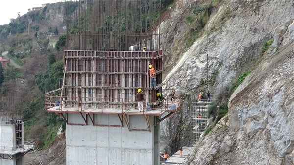 Türkiye'nin en maliyetli yolunun Trabzon'da 2. etabı sürüyor 11