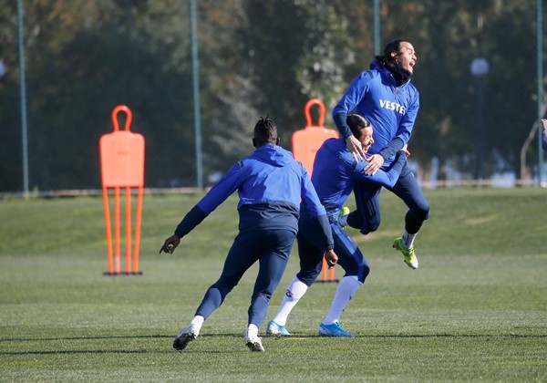 Trabzonspor, Gençlerbirliği Maçı Öncesi Hazırlıklarını Sürdürüyor 16