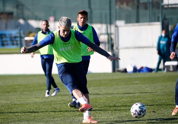 Trabzonspor, Gençlerbirliği Maçı Öncesi Hazırlıklarını Sürdürüyor 25