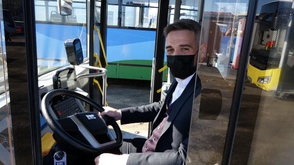 Trabzon'da otobüste bulduğu altın dolu çantayı sahibine ulaştırdı. 15 Eylül 2022 7