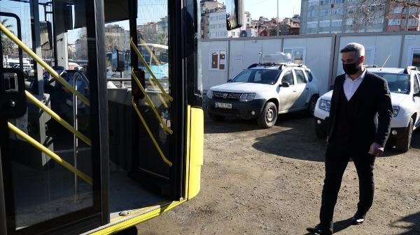 Trabzon'da otobüste bulduğu altın dolu çantayı sahibine ulaştırdı. 15 Eylül 2022 2