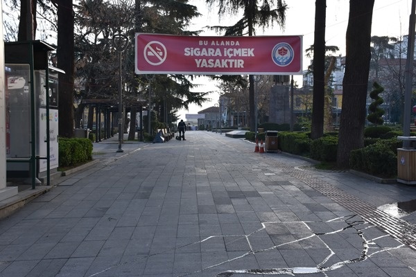 Trabzon’da Kısıtlama Sessizliği: Cadde ve Sokaklar Boş Kaldı, Ekipler Çalıştı 3