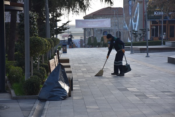 Trabzon’da Kısıtlama Sessizliği: Cadde ve Sokaklar Boş Kaldı, Ekipler Çalıştı 4