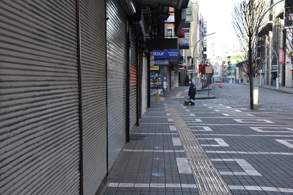Trabzon’da Kısıtlama Sessizliği: Cadde ve Sokaklar Boş Kaldı, Ekipler Çalıştı 6