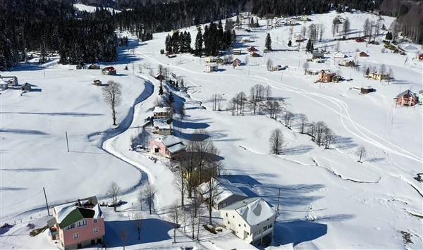 Karadeniz yaylalarında kar güzelliği 3