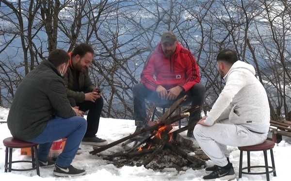 Karadeniz yaylalarında kar güzelliği 8