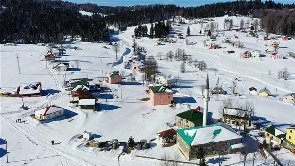 Karadeniz yaylalarında kar güzelliği 10