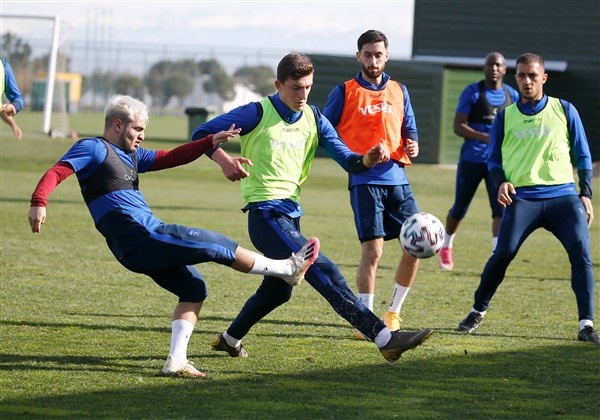 Trabzonspor çalışmalara ara vermeden başladı 12