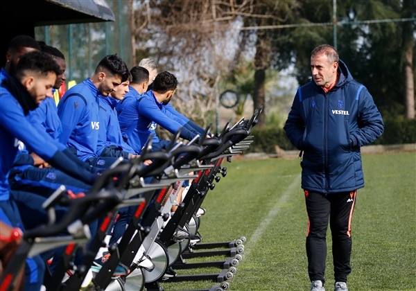 Trabzonspor çalışmalara ara vermeden başladı 17