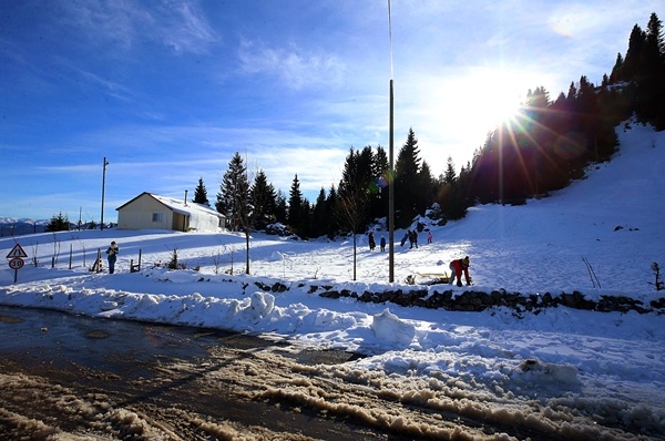 Doğu Karadeniz'de kar özlemi çekenlerin uğrak yeri Sis Dağı Yaylası oldu 5